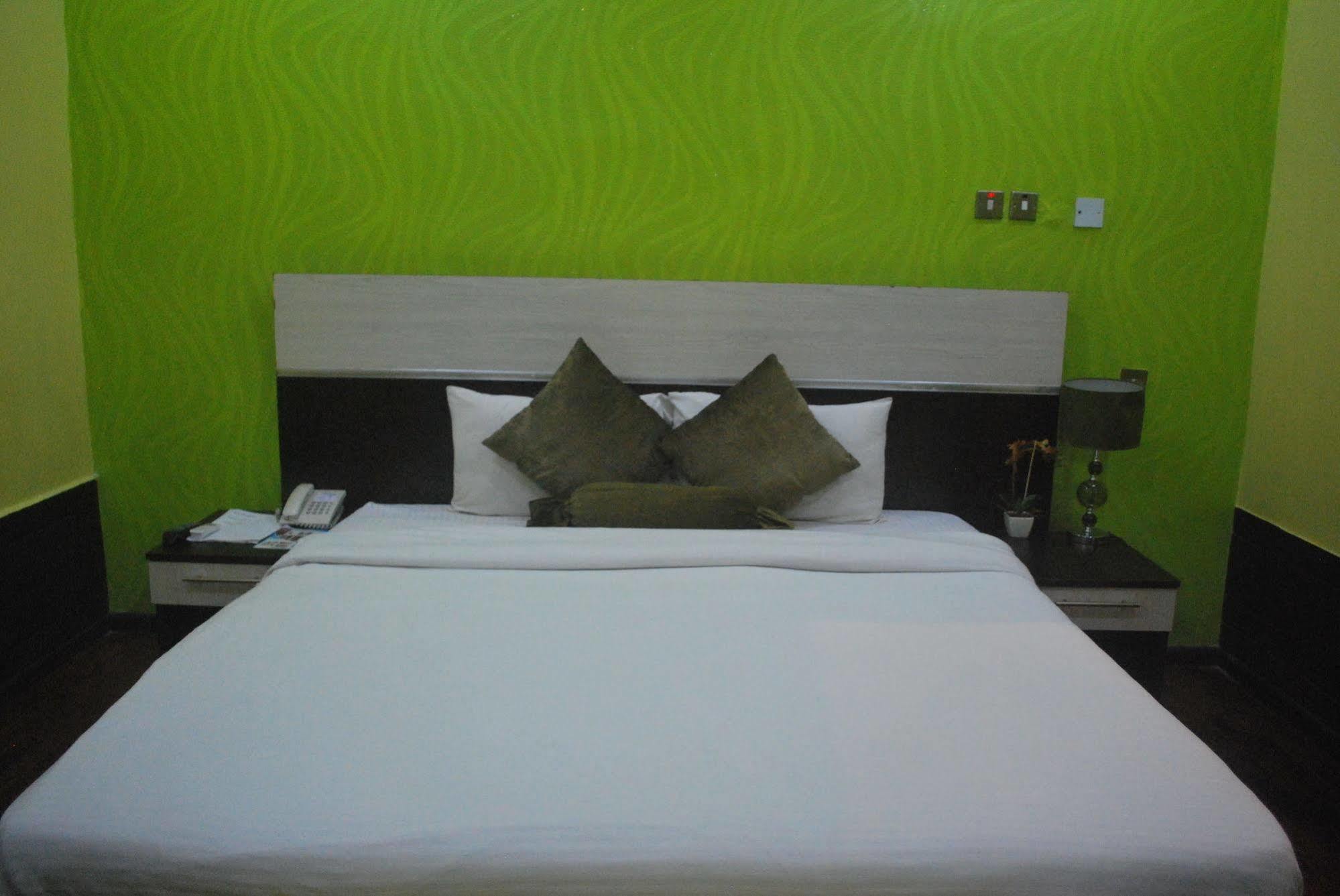 Aries Suites Lagos Ngoại thất bức ảnh