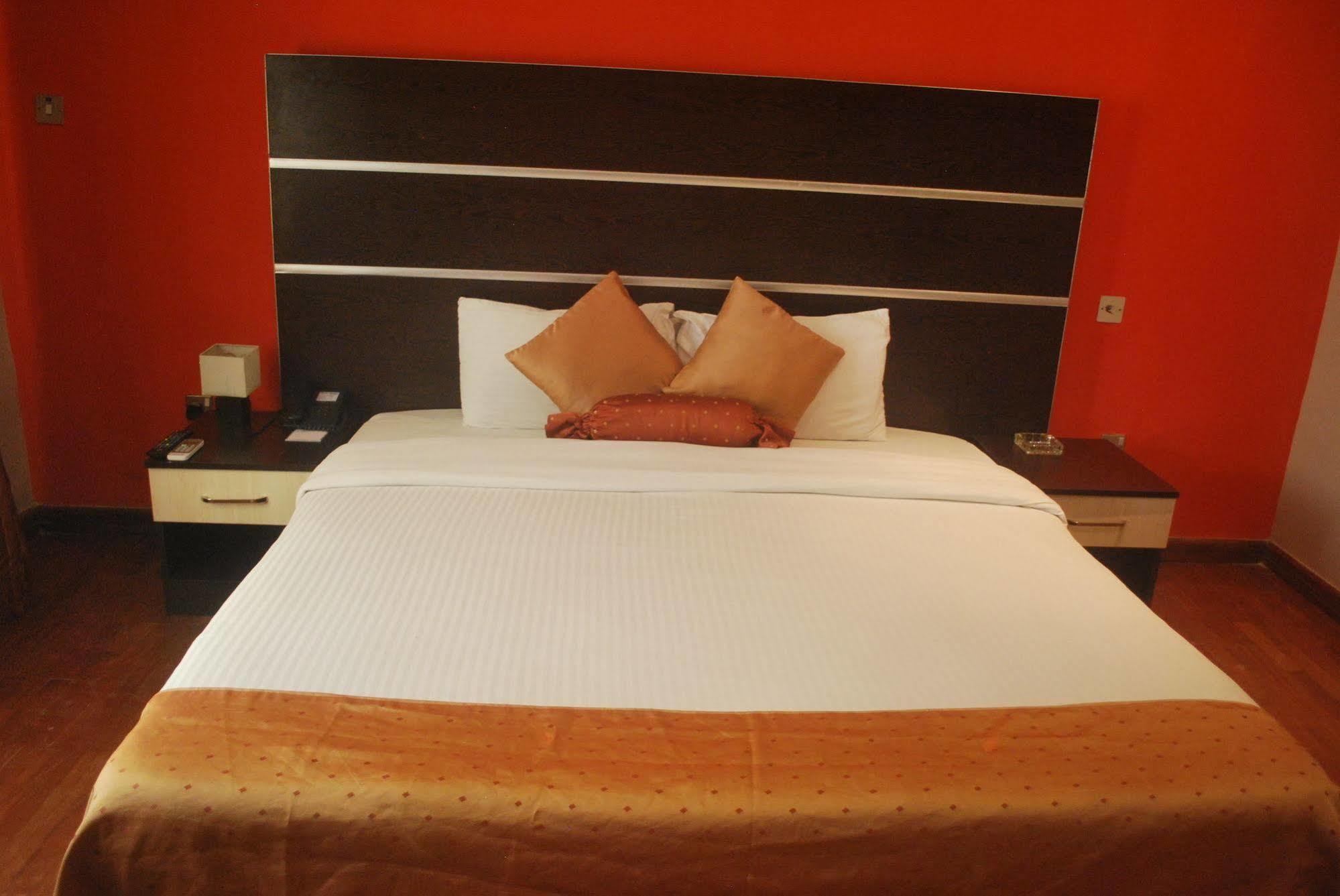 Aries Suites Lagos Ngoại thất bức ảnh
